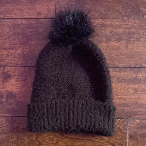 Winter Pom Pom Beanie - Picture 1 of 1